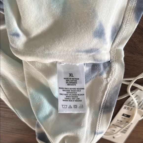 NWT Aeropostale Tie-Dye Spaghetti Strap Crop Top - Picture 4 of 5